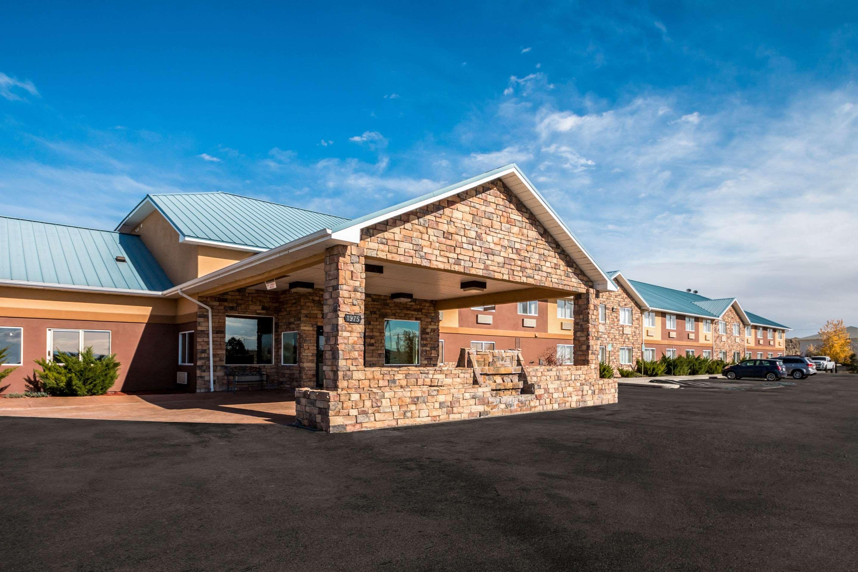 Comfort Inn Green River National Park Area Exterior photo