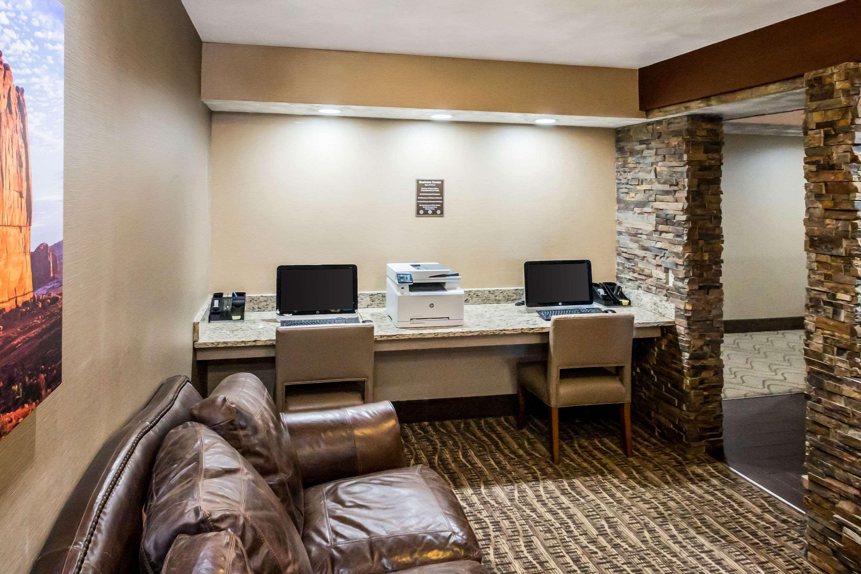 Comfort Inn Green River National Park Area Exterior photo